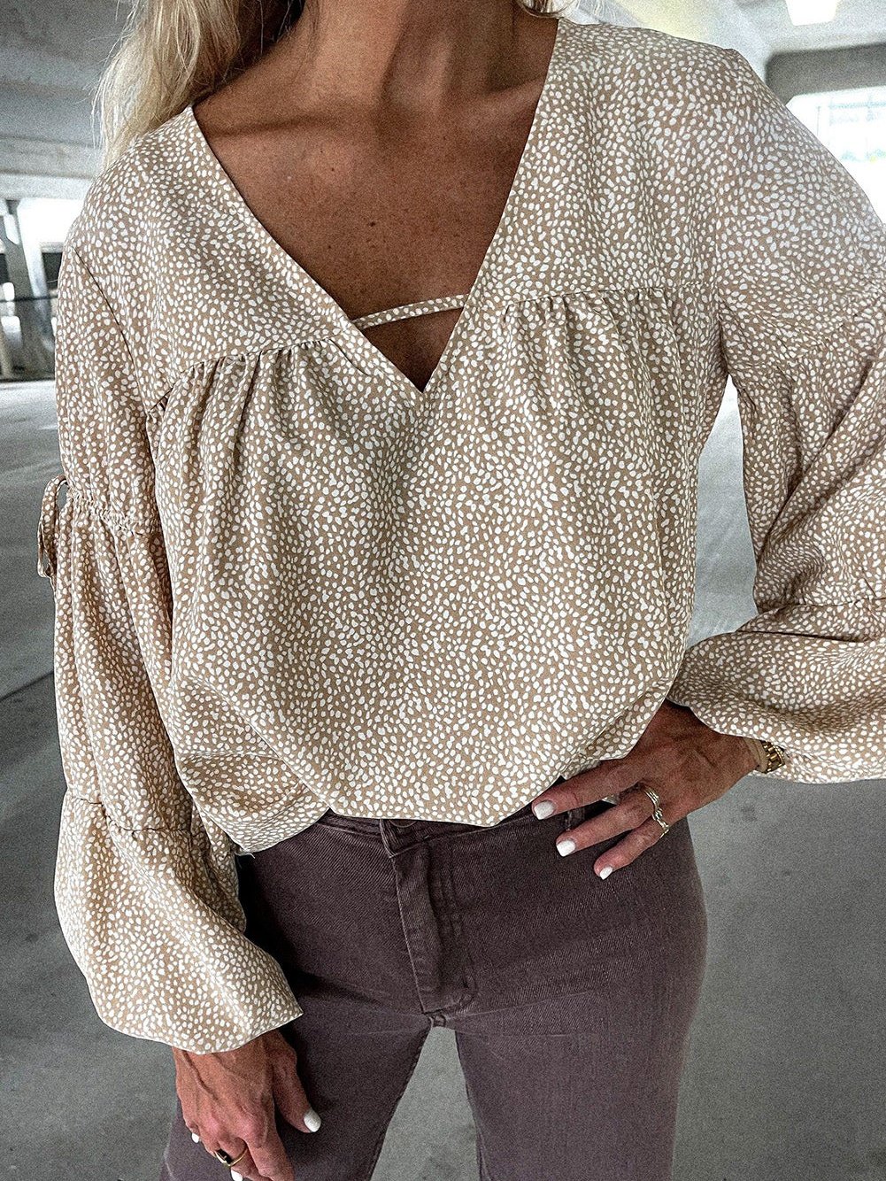 Khaki Leopard Print V Neck Bubble Sleeve Blouse