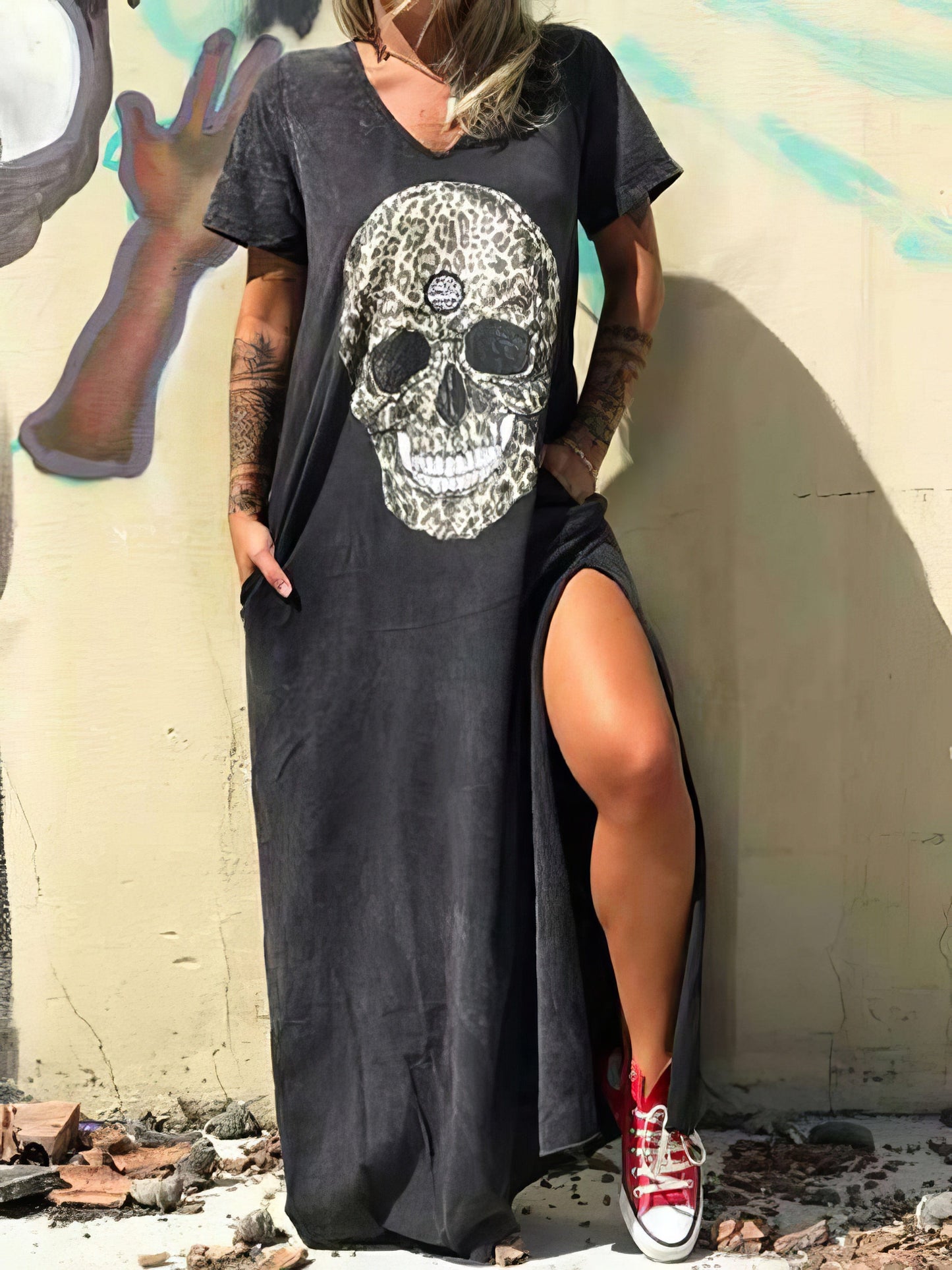 Edgy Skull Print V-neck T-shirt Dress with Side Slit
