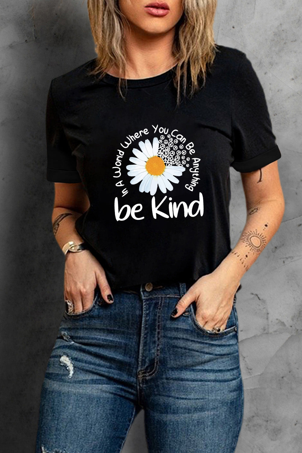 Kindness Blooms Graphic Tee with Daisy Print and Slogan Detail