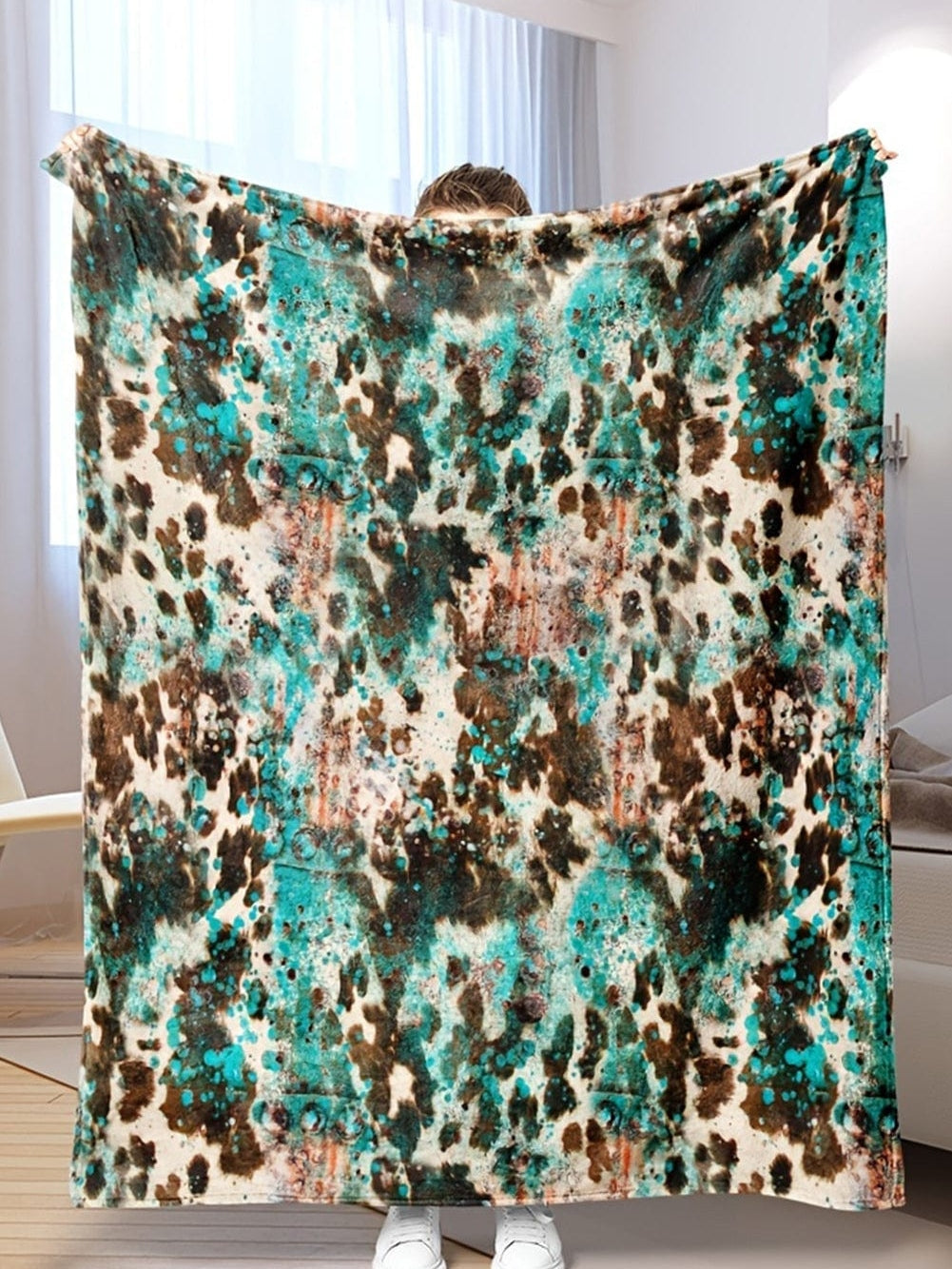 Cozy Multicolour Flannel Blanket with Western Design