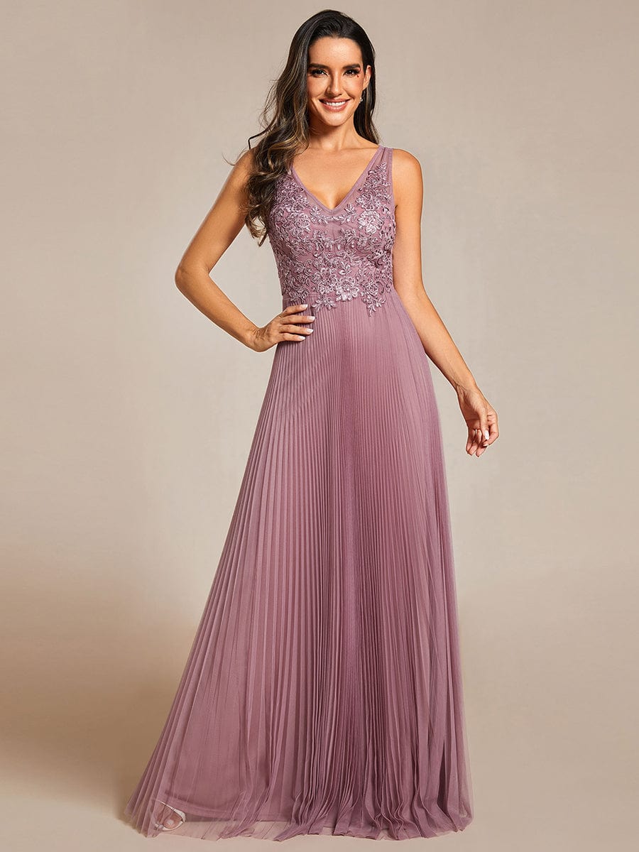 Elegant V-Neck Sleeveless Wholesale Evening Gown with Applique Detail