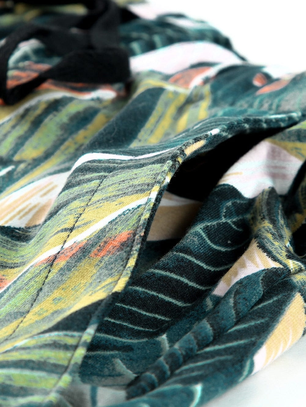 Green Leaves Print Drawstring Casual Elastic Waist Pocketed Shorts