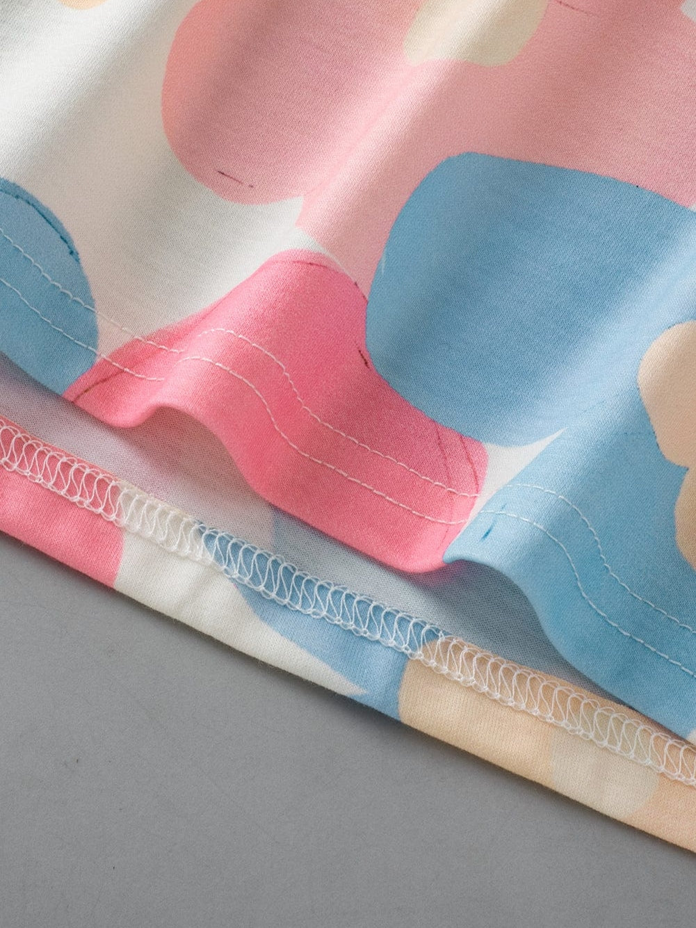 Pink Vintage Floral Sleeveless Top with Round Neck