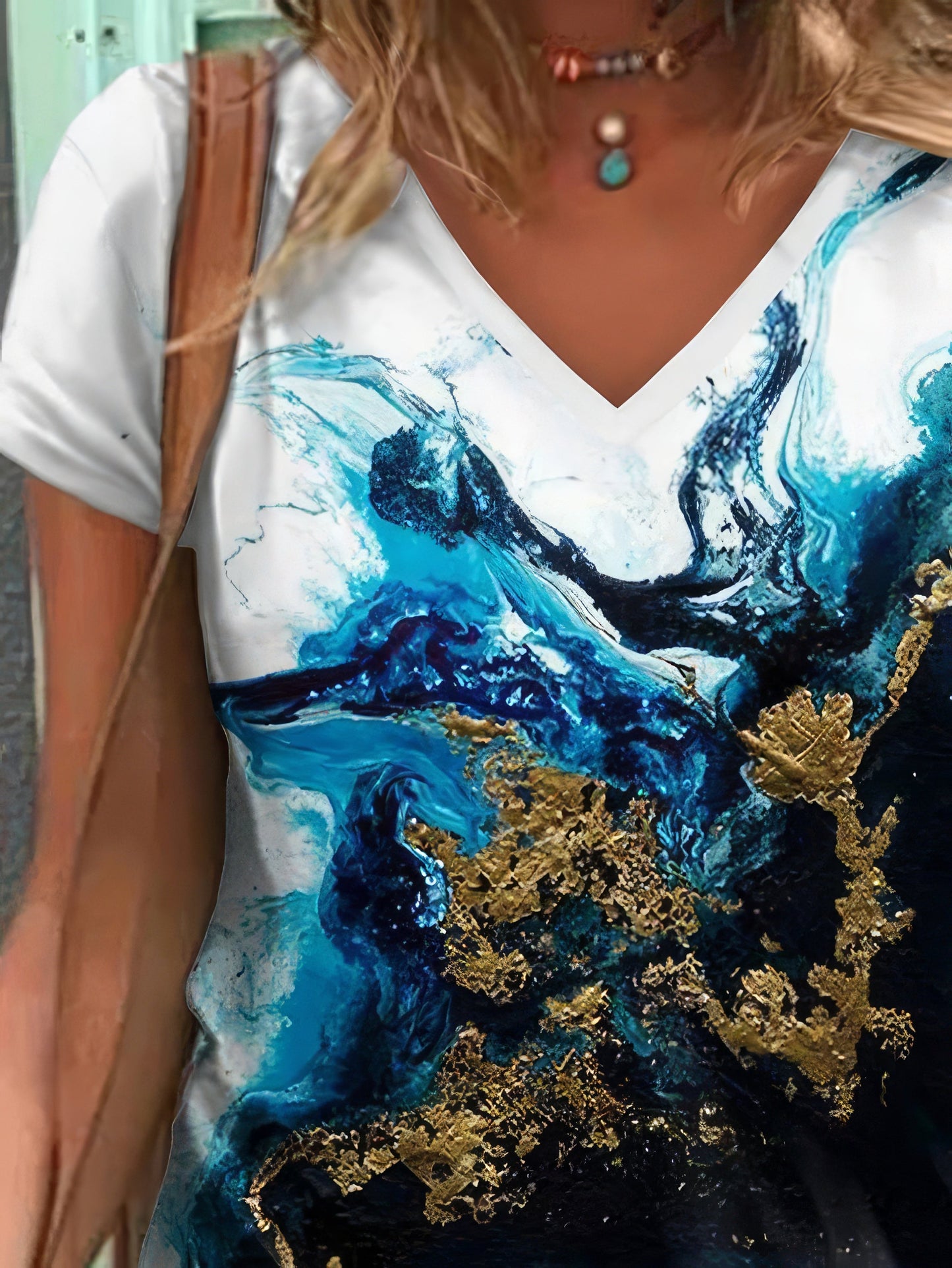T-Shirts - Printed V-Neck Short Sleeve T-Shirt - MsDressly