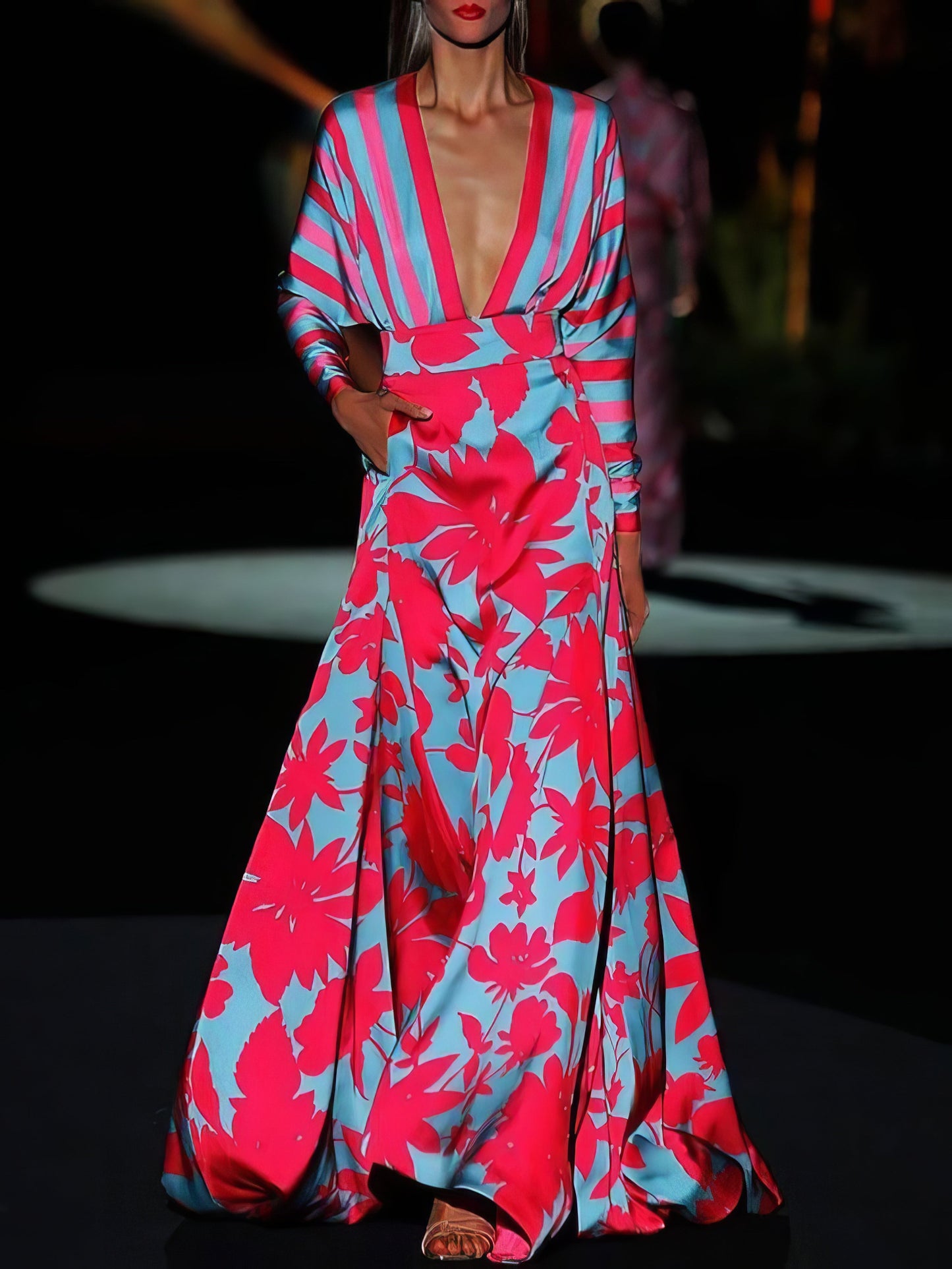 Floral Print Deep V-neck Long Sleeve Mopping Dress - LuckyFash™