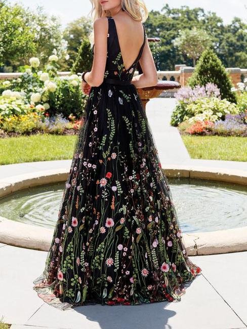 Slim Deep V Neck Sleeveless Embroidered Long Dress - LuckyFash™
