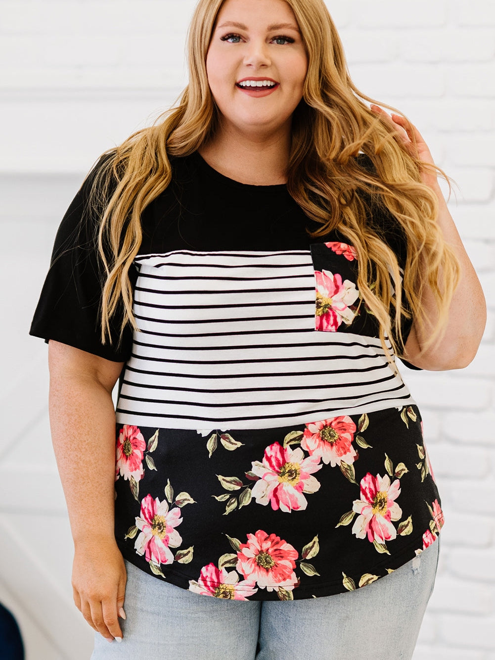 Chic Black Floral Striped Plus Size Short Sleeve Top