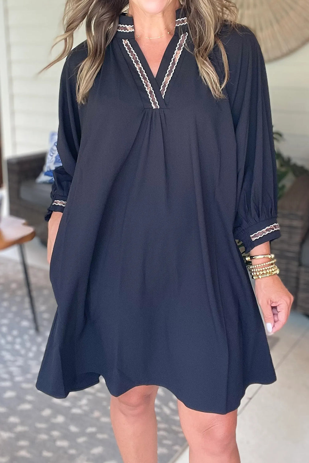 Black Contrast Trim V Neck Bracelet Sleeve Shift Mini Dress