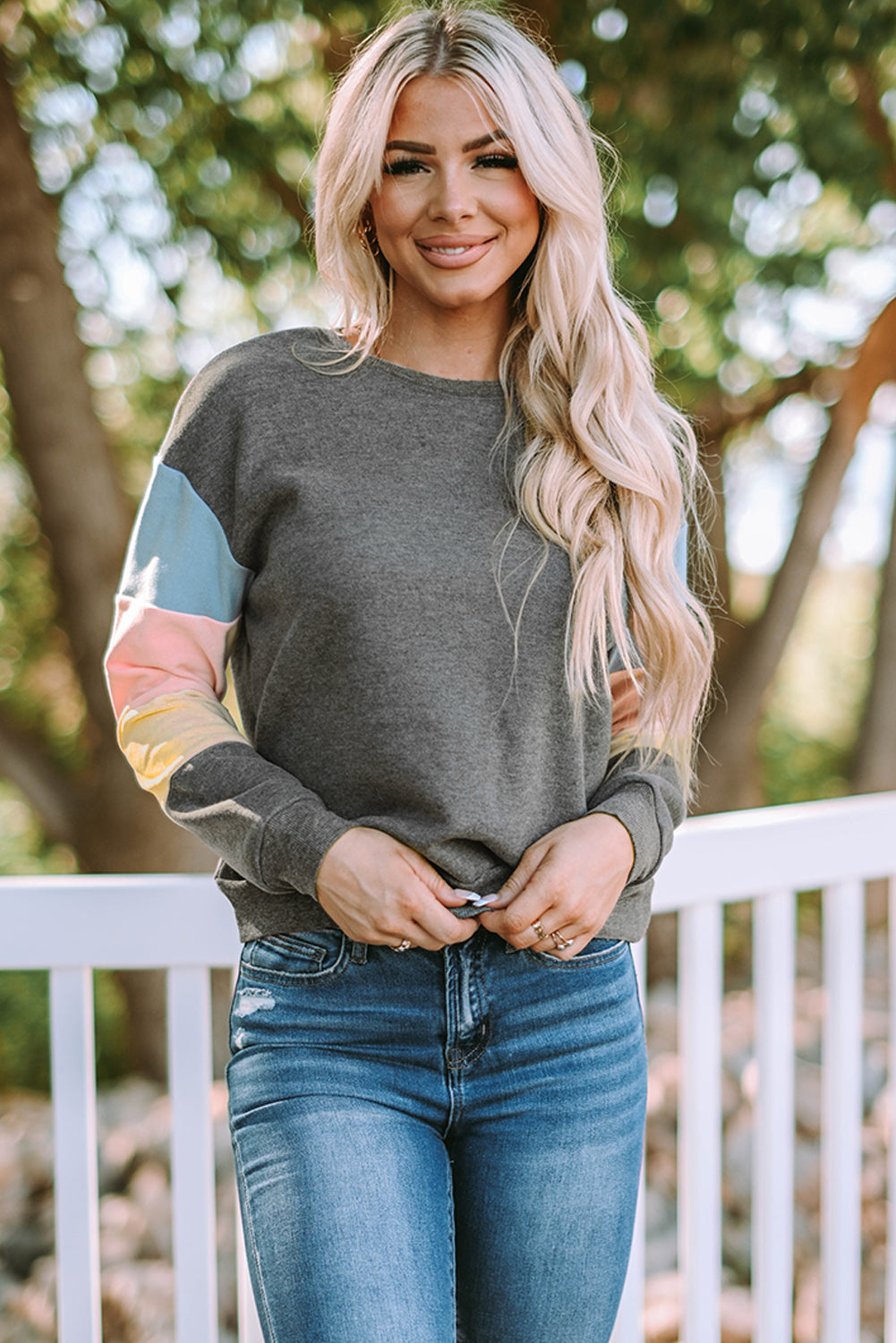 Gray Colorblock Pullover Sweater with Long Sleeves