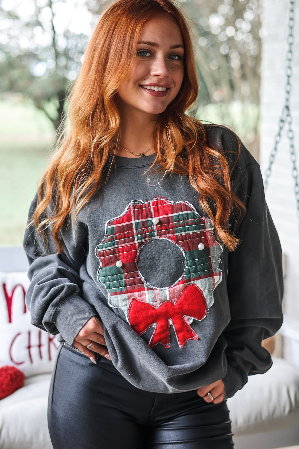Medium Grey Pearl Bow Embellished Christmas Wreath Baggy Sweashirt