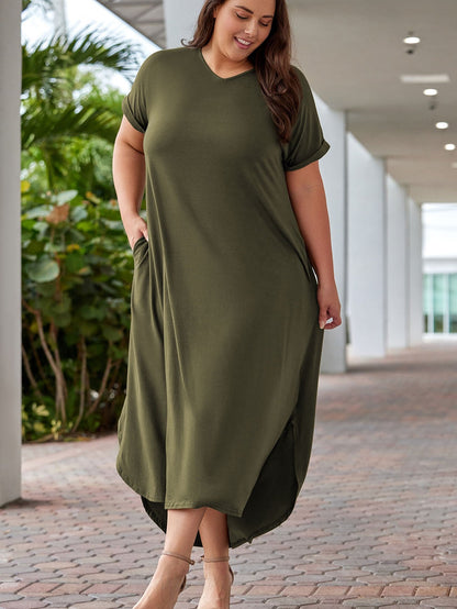 Emerald V-Neck Maxi Dress with Rolled Cuffs for Curvy Women