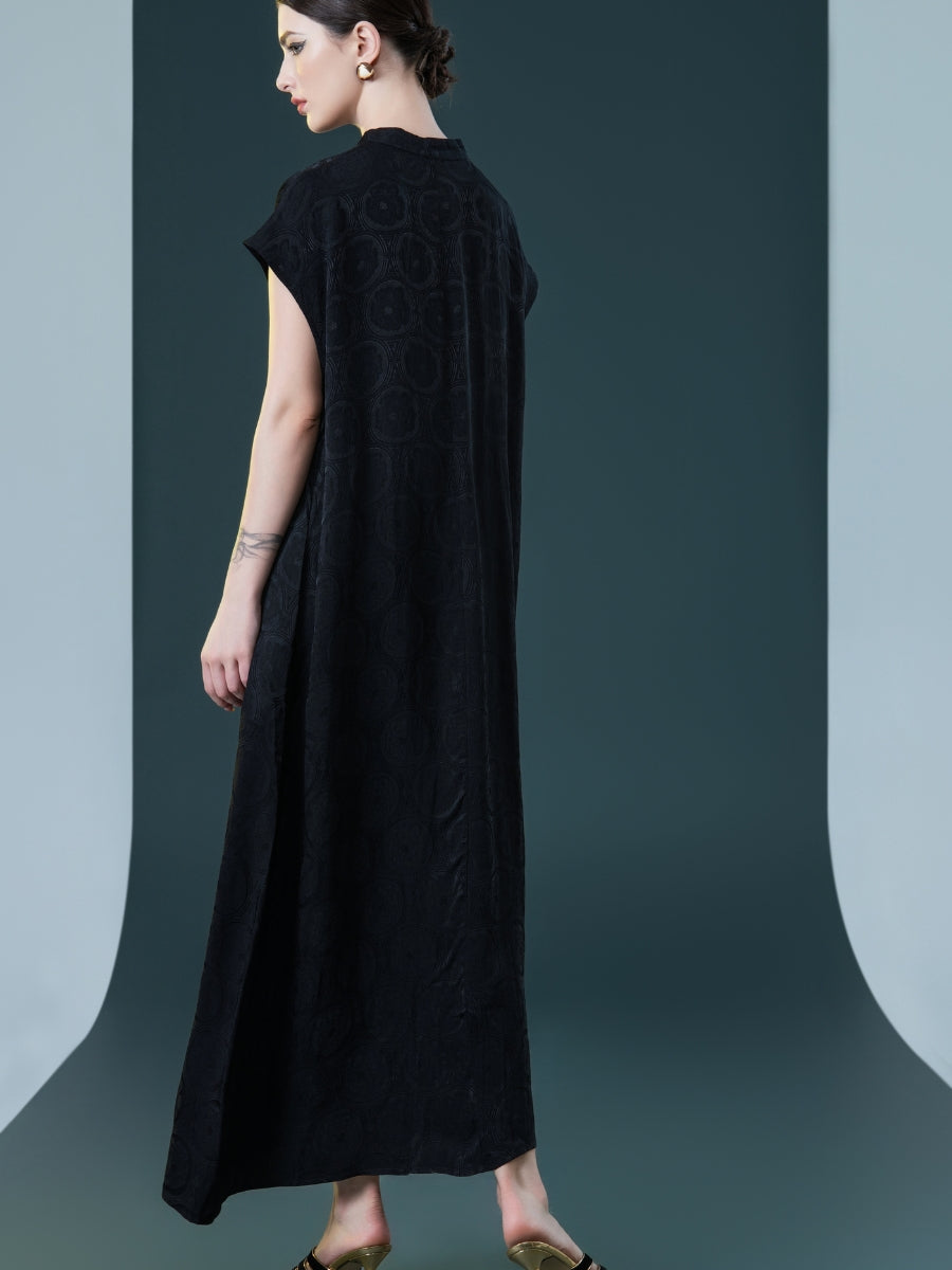 Elegant Black Cap-Sleeve Maxi Dress with Tie Neck