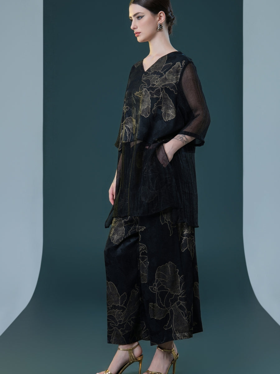 Chic Black Floral Two-Piece Set with V-Neck Top and Wide-Leg Pants