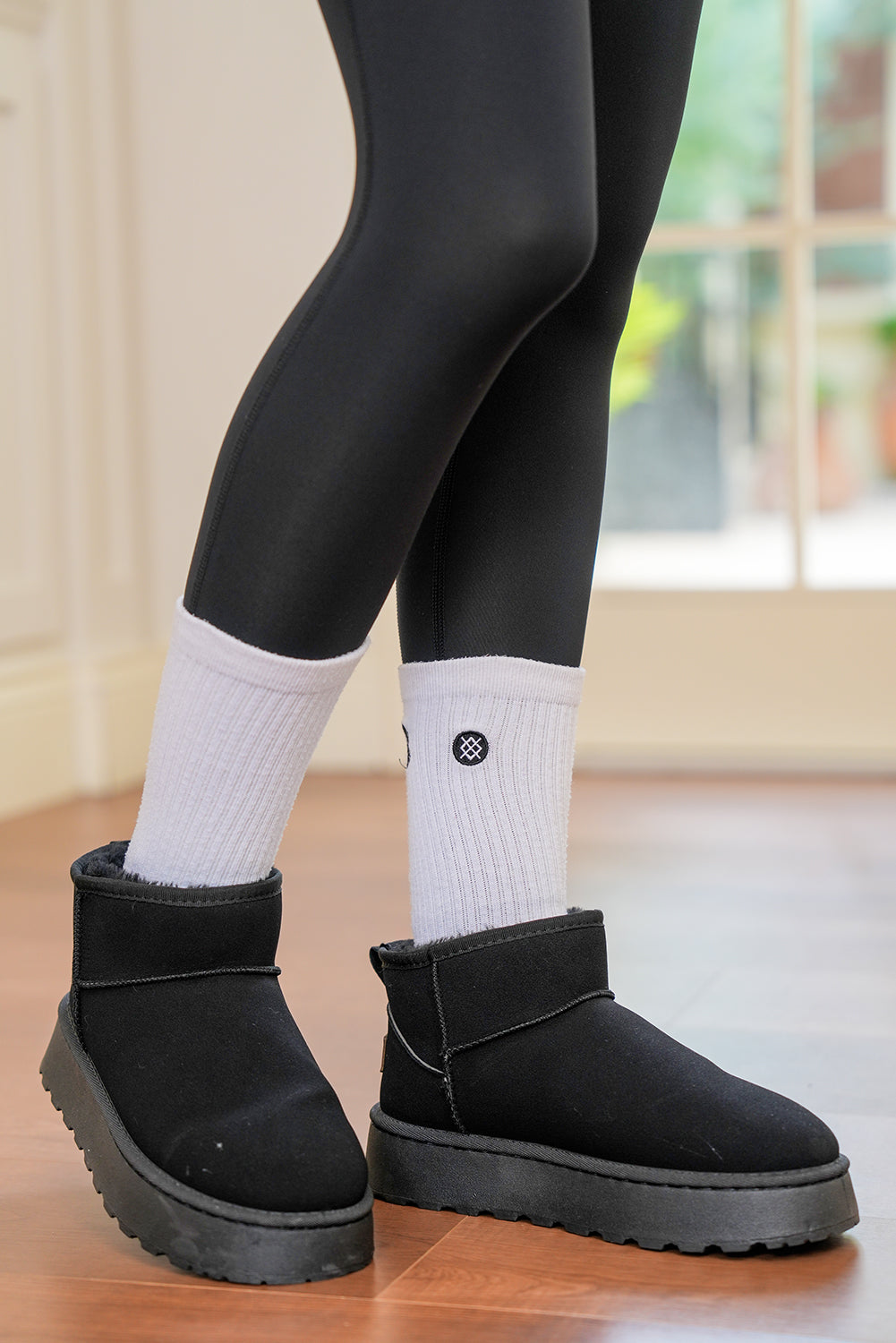 Black Faux Fur Lined Suede Ankle Snow Boots