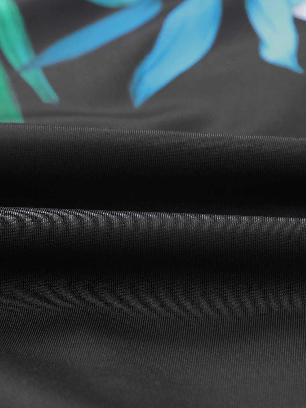 Fresh Floral High-Neck Tankini Set with Ruched Detail