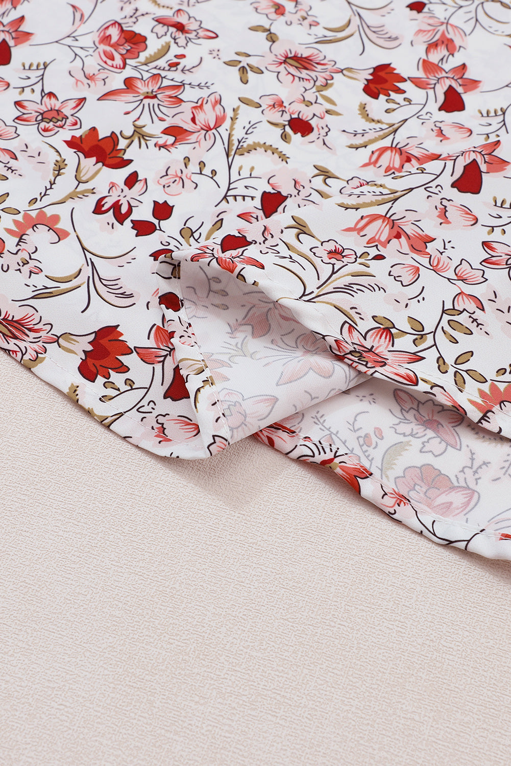 Elegant White Lace V-Neck Blouse with Floral Pattern