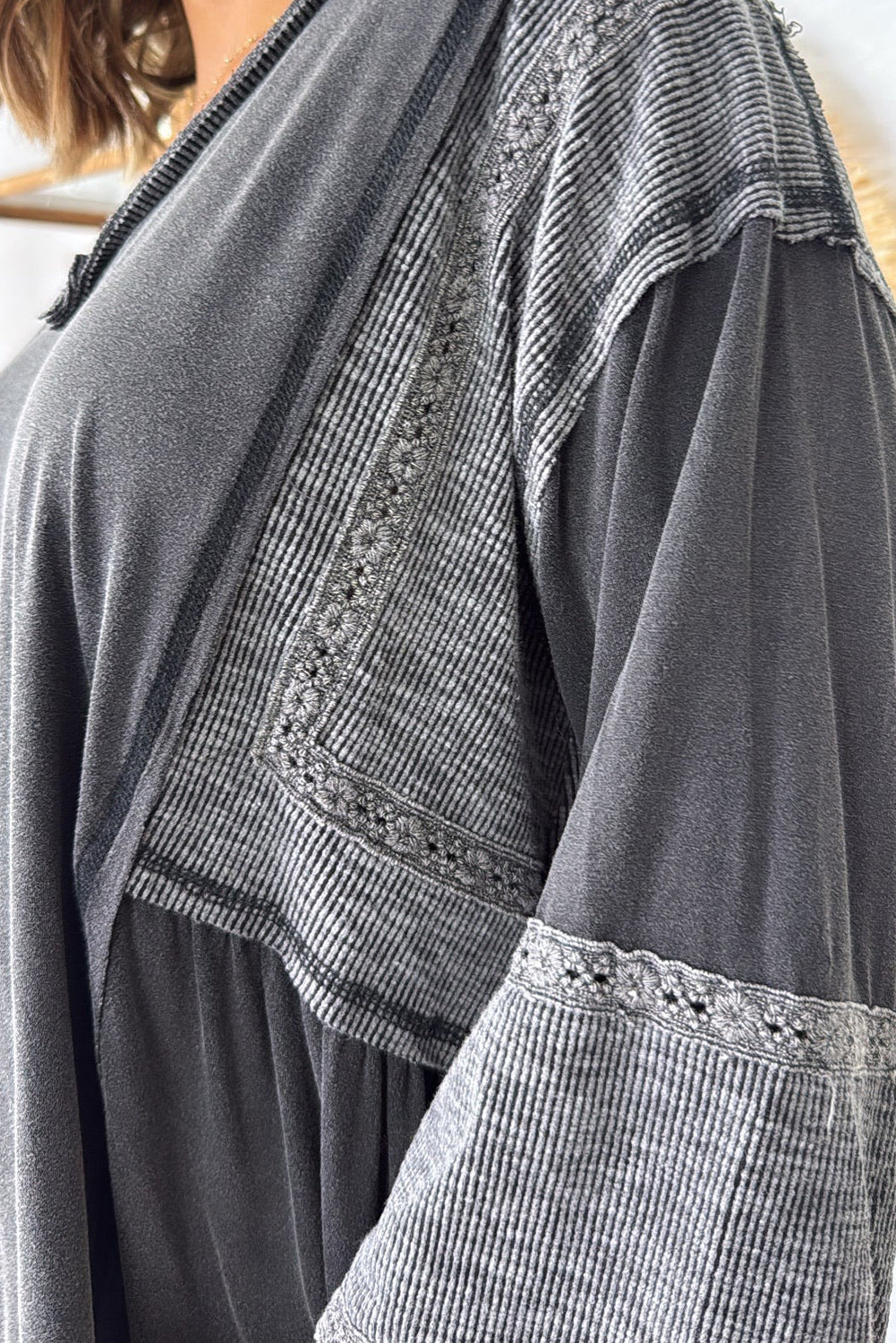 Dark Grey Floral Lace Ribbed Patchwork V Neck Bracelet Sleeve Loose Top