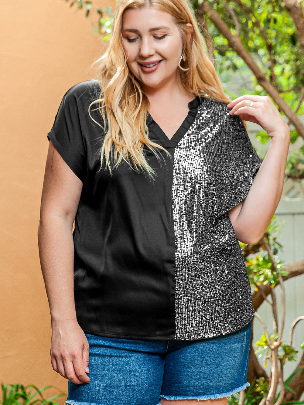 Black Plus Size Sequined Patchwork V Neck Tee