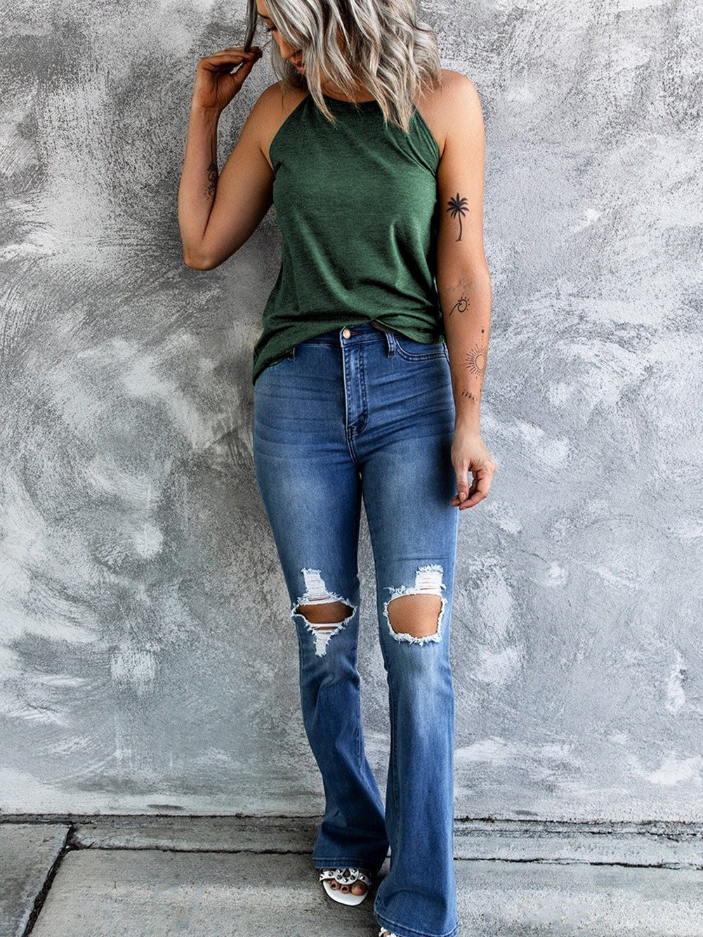 Green Sleeveless Solid Color Round Neck Tank Top