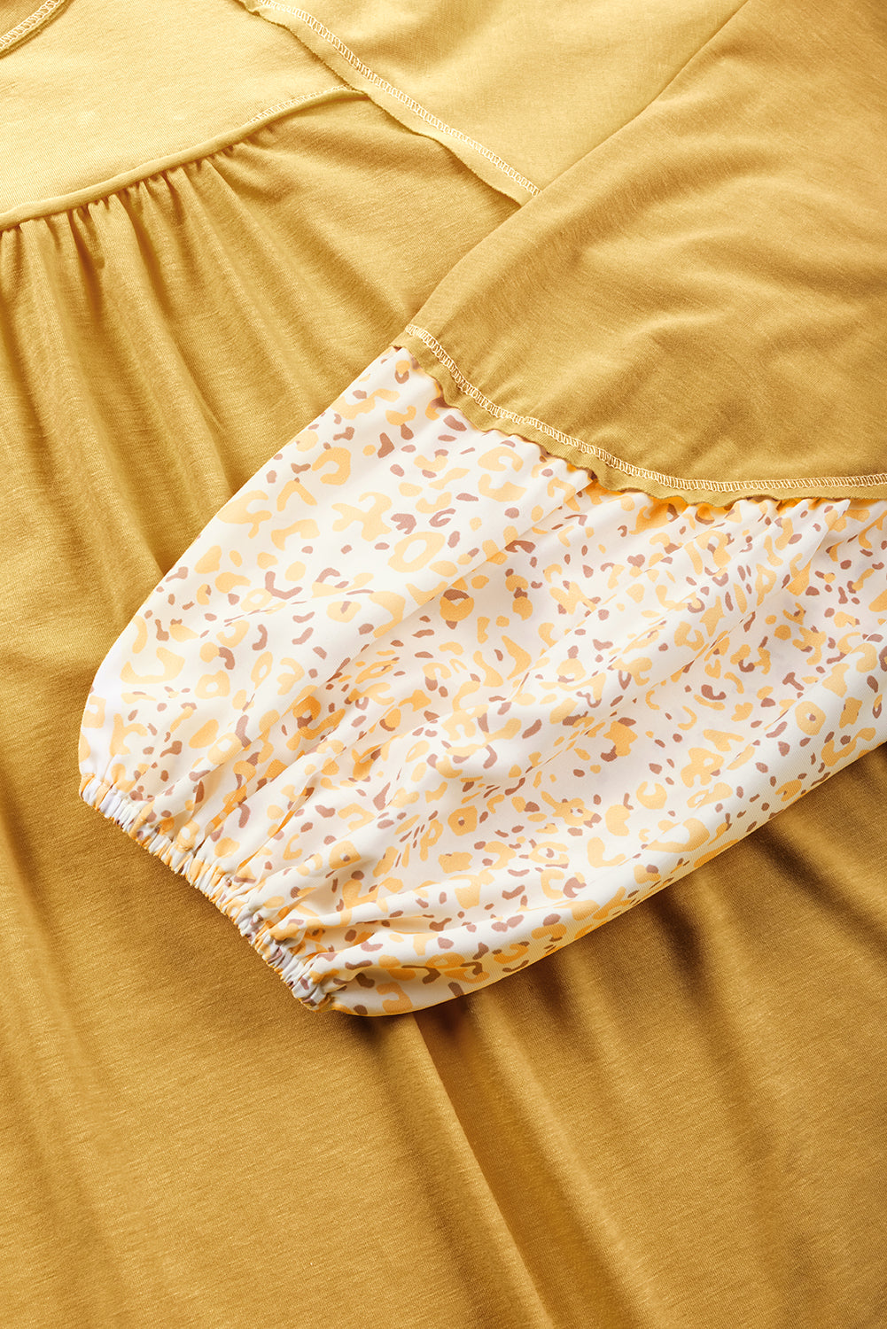 Floral Print Beige Colorblock Balloon Sleeve Top with Exposed Seams