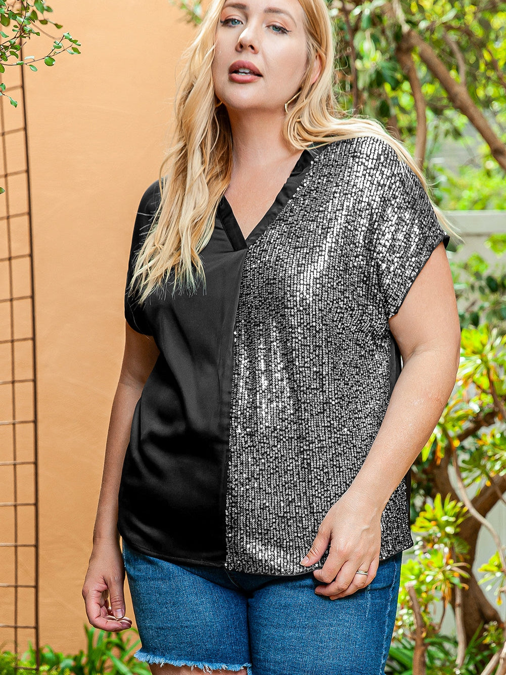 Black Plus Size Sequined Patchwork V Neck Tee