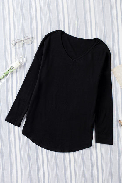 Elegant Black V-Neck Knit Top with Long Sleeves