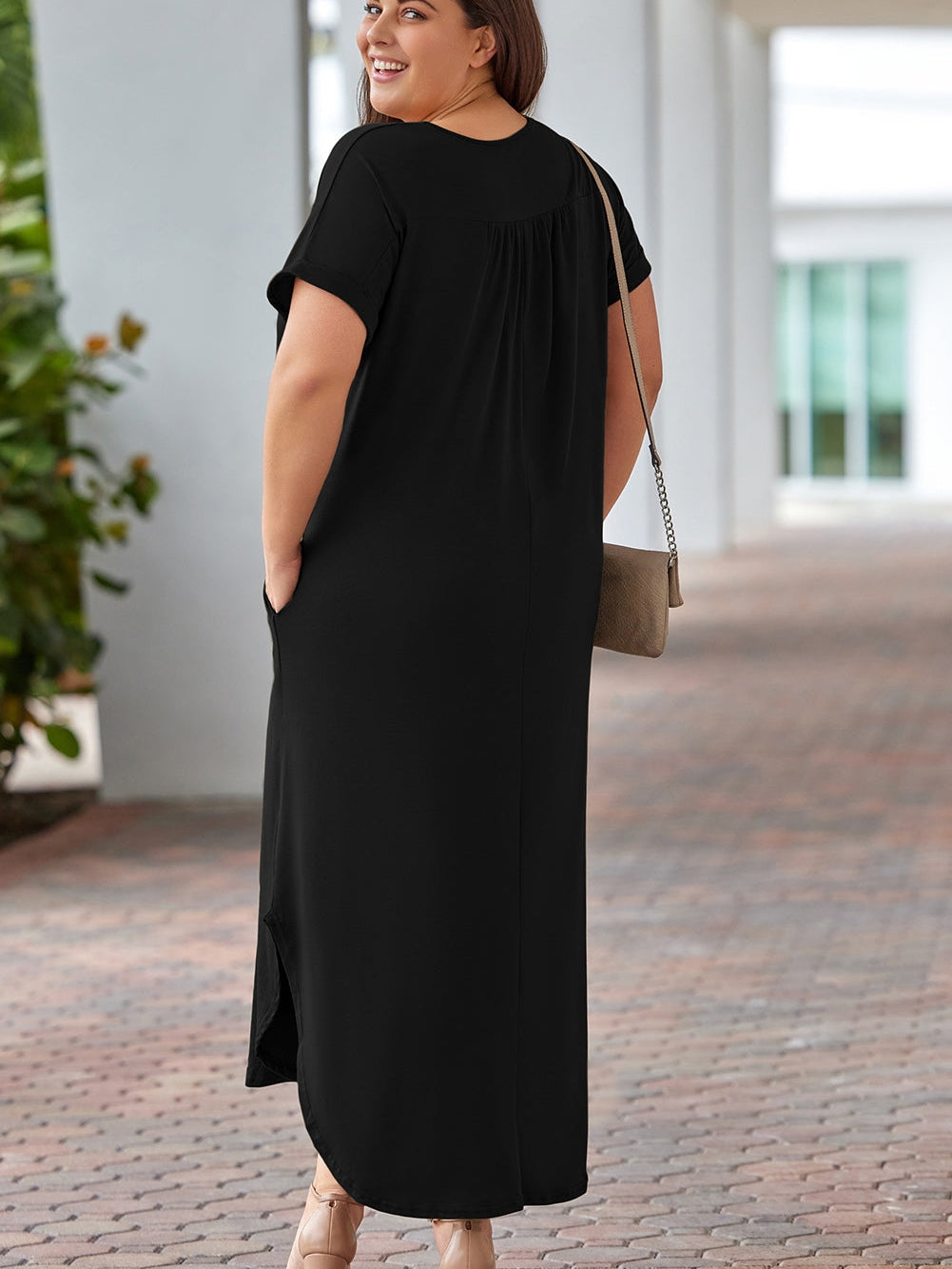 Elegant Black V Neck Maxi Dress for Curvy Women