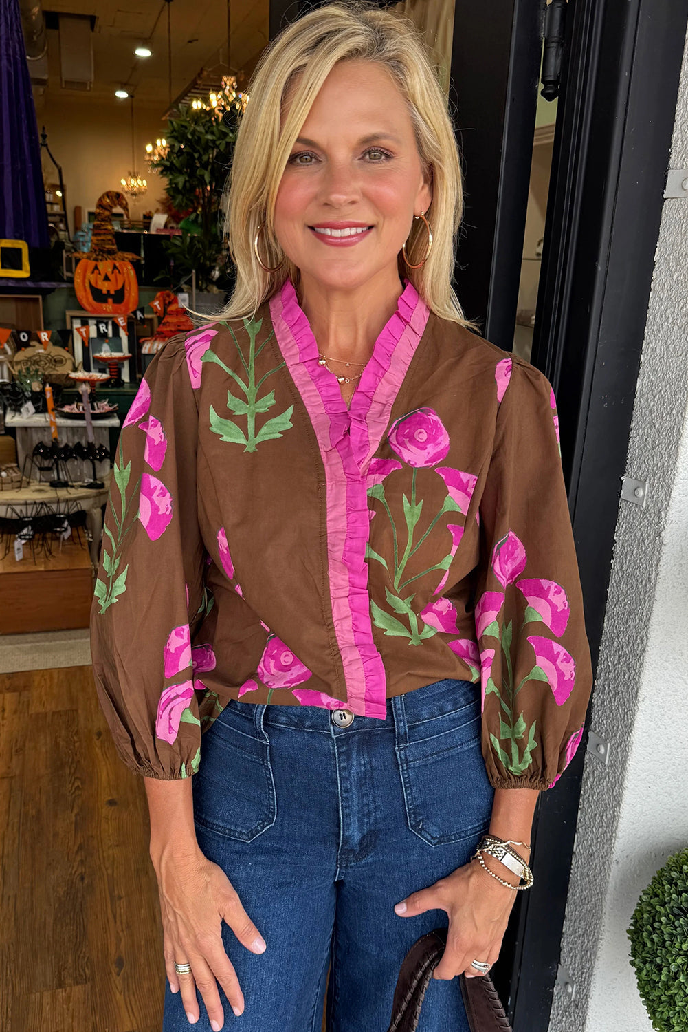 Brown Contrast Frilled Neckline Floral Bracelet Sleeve Blouse