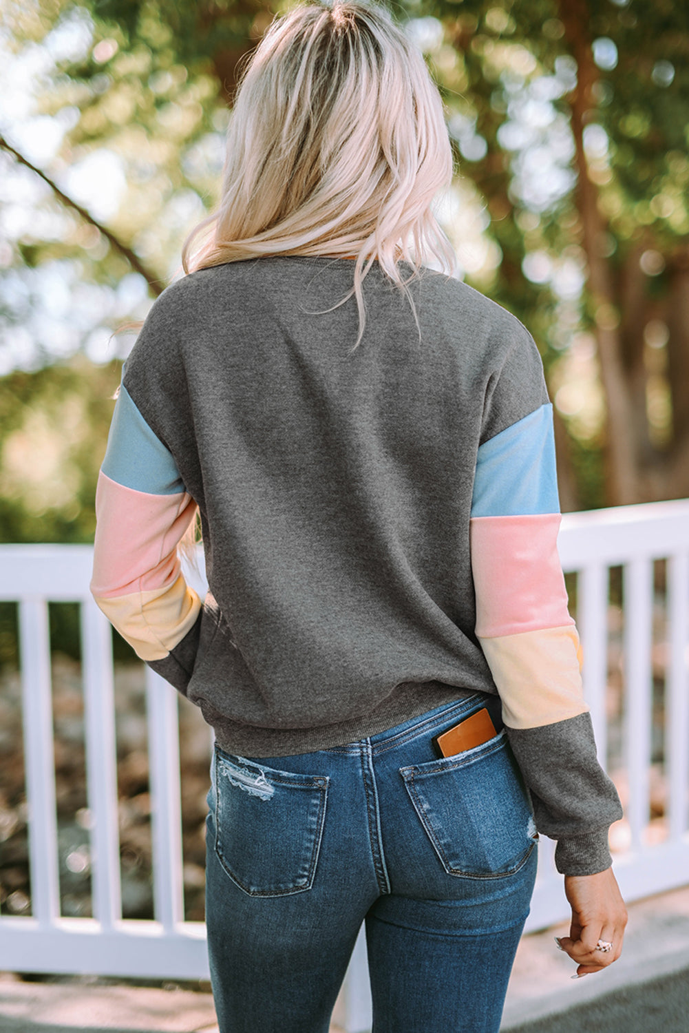 Gray Colorblock Pullover Sweater with Long Sleeves