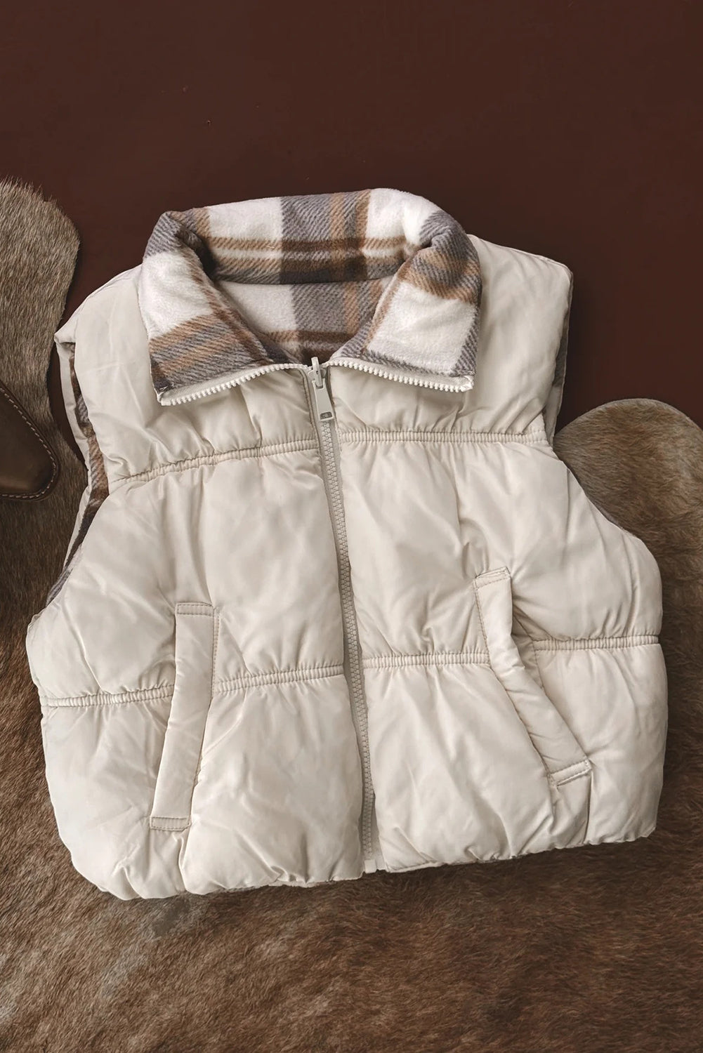 White Inner Plaid Contrasted Zip Up Puffer Vest