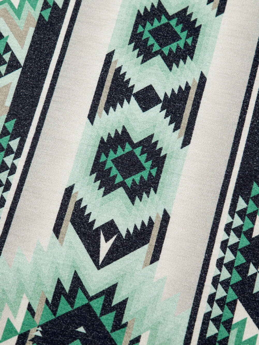 Green Geometric Retro Print Plus Size Tee