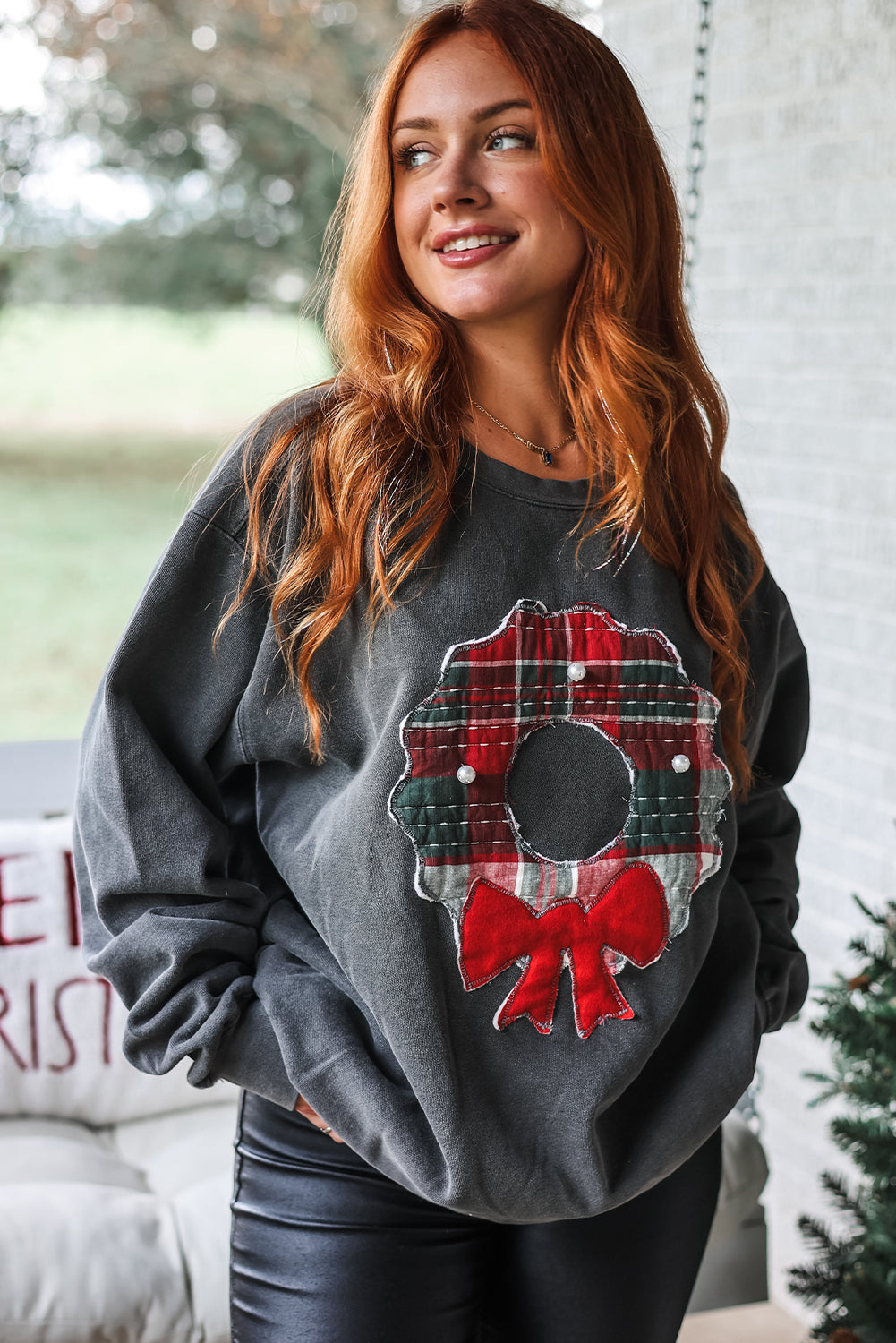 Medium Grey Pearl Bow Embellished Christmas Wreath Baggy Sweashirt