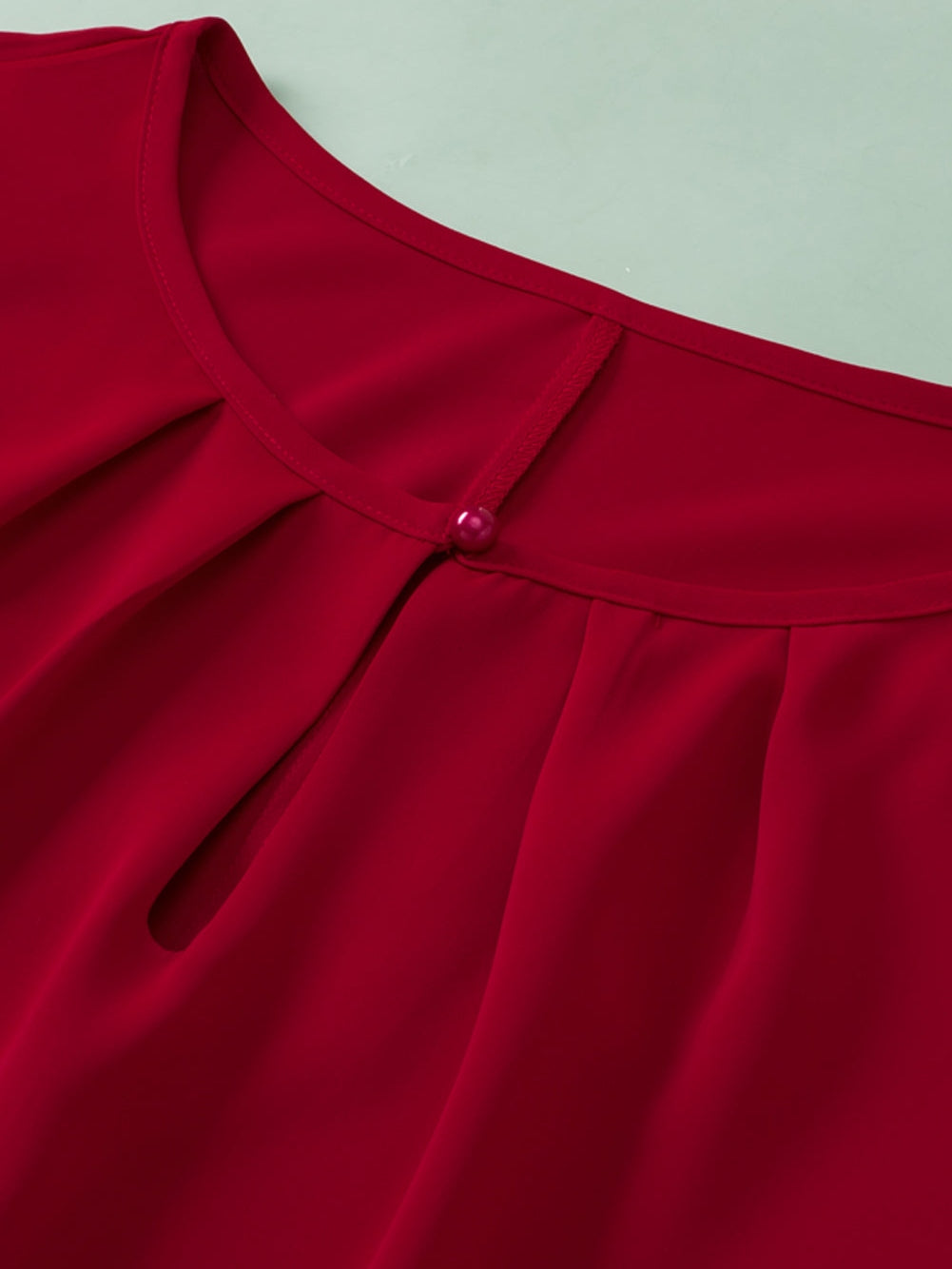 Red Dahlia Keyhole Pleated Crew Neck Plus Size T Shirt