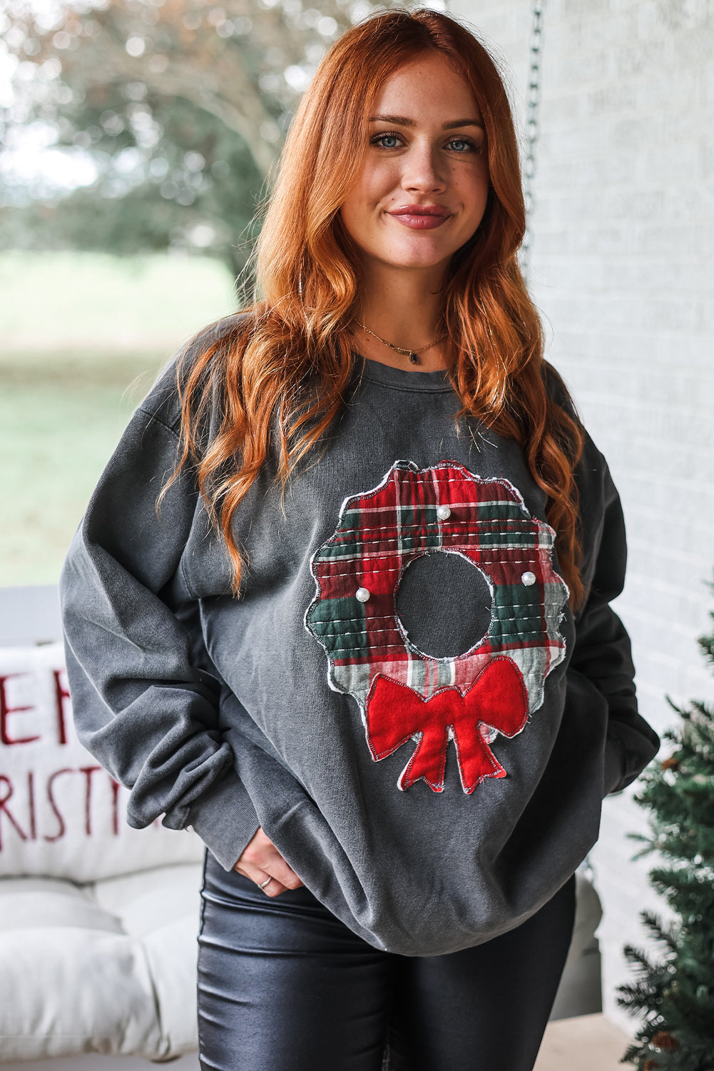 Medium Grey Pearl Bow Embellished Christmas Wreath Baggy Sweashirt