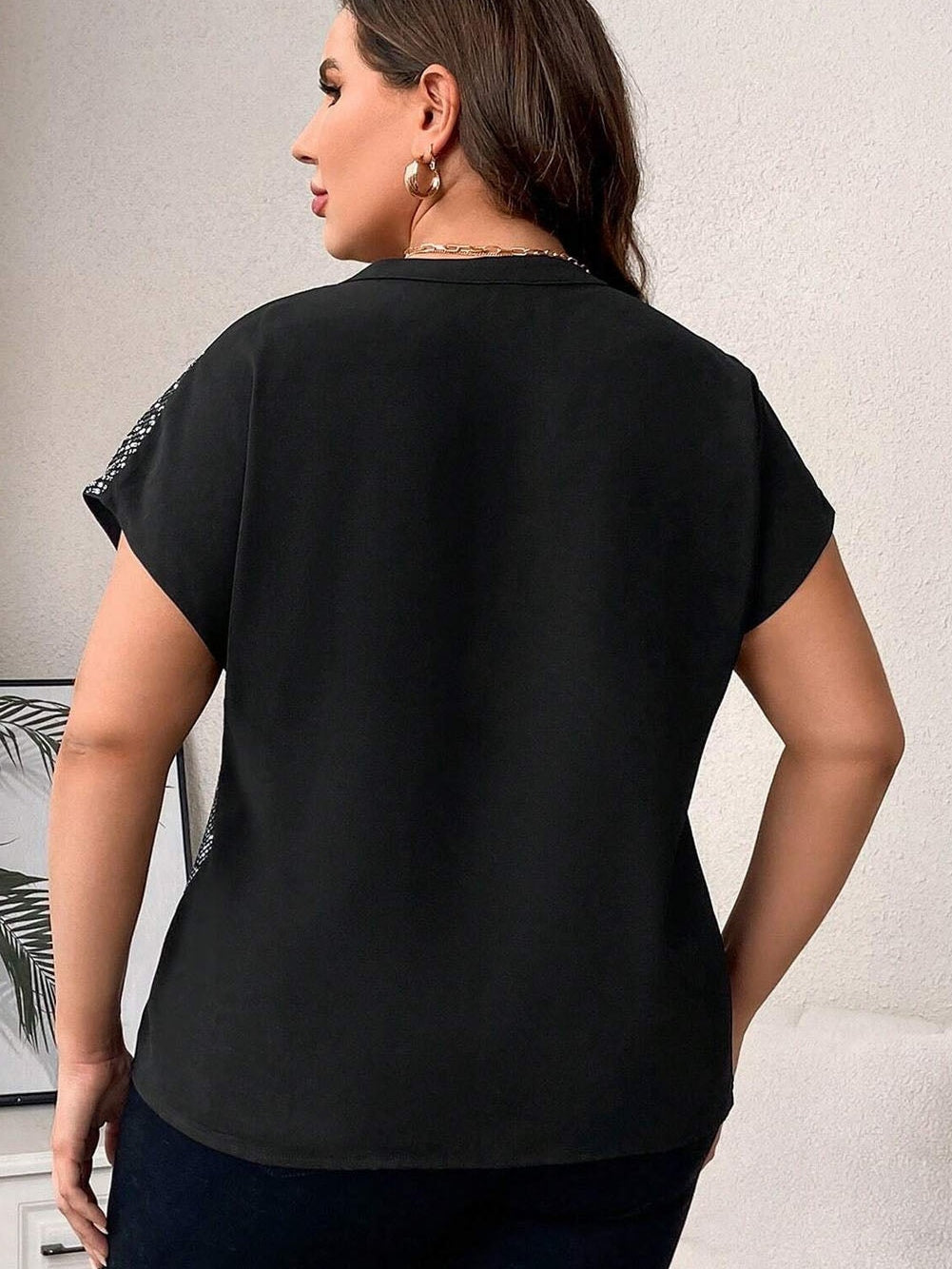 Black Plus Size Sequined Patchwork V Neck Tee