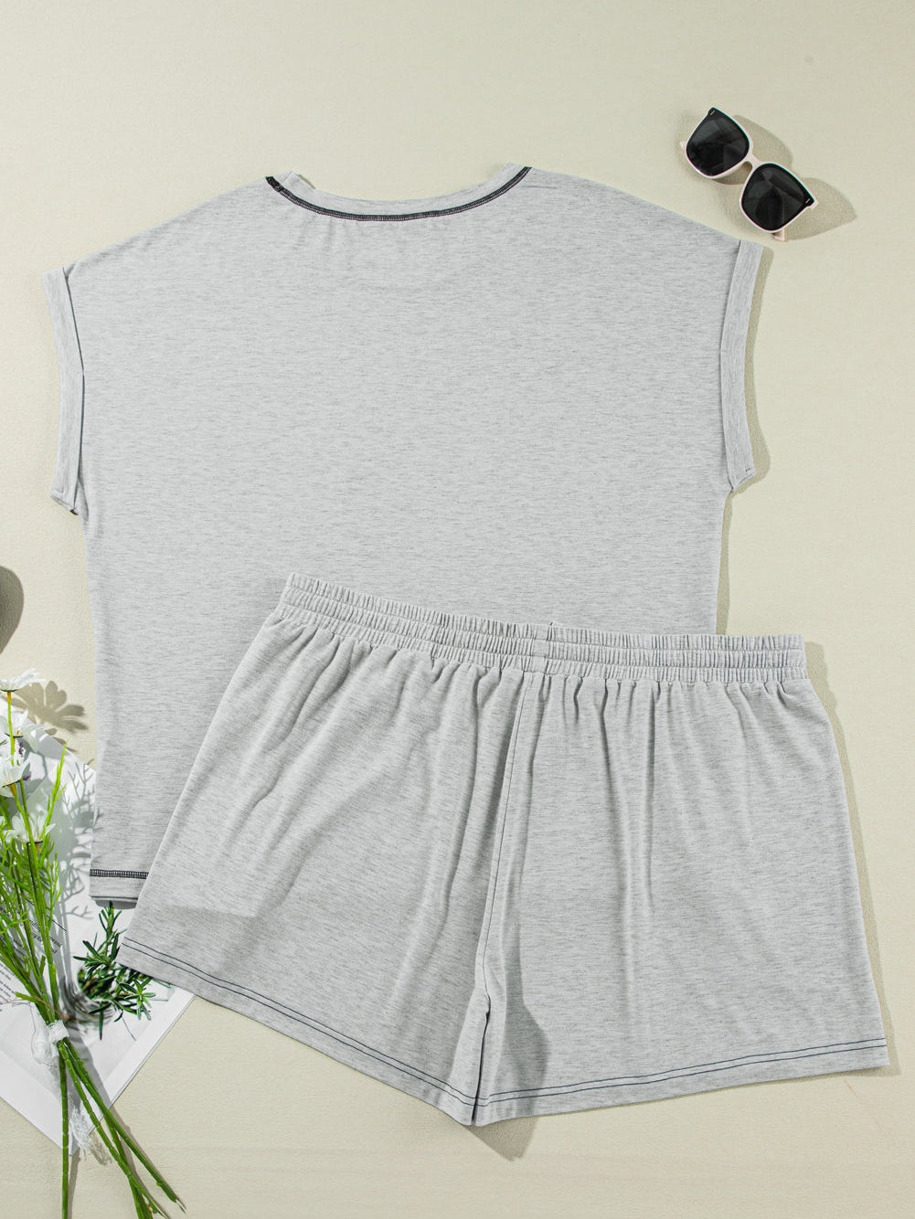 Gray Contrast Stitching Cuffed Sleeve Plus Shorts Set