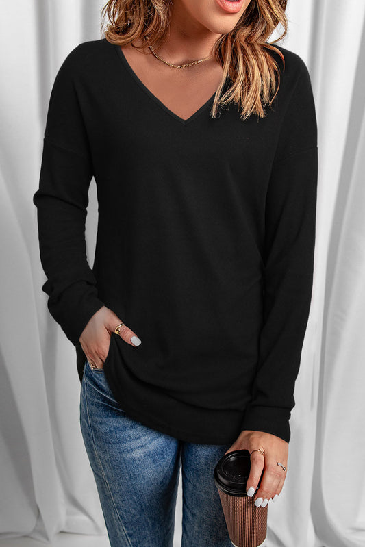 Elegant Black V-Neck Knit Top with Long Sleeves