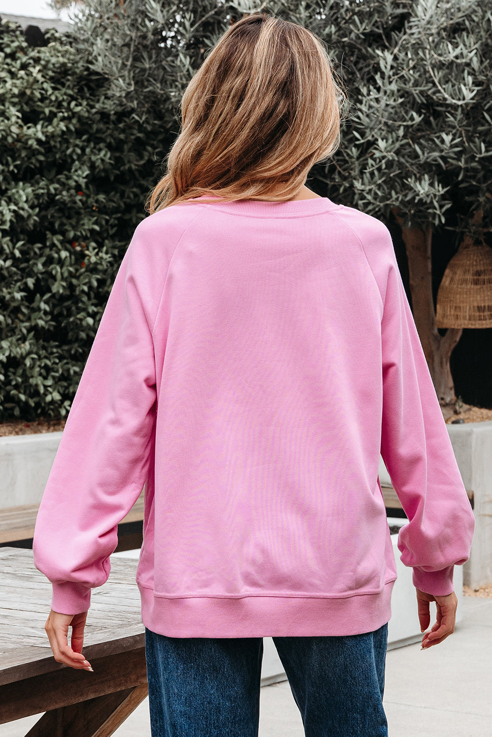 raglan sleeve sweatshirt