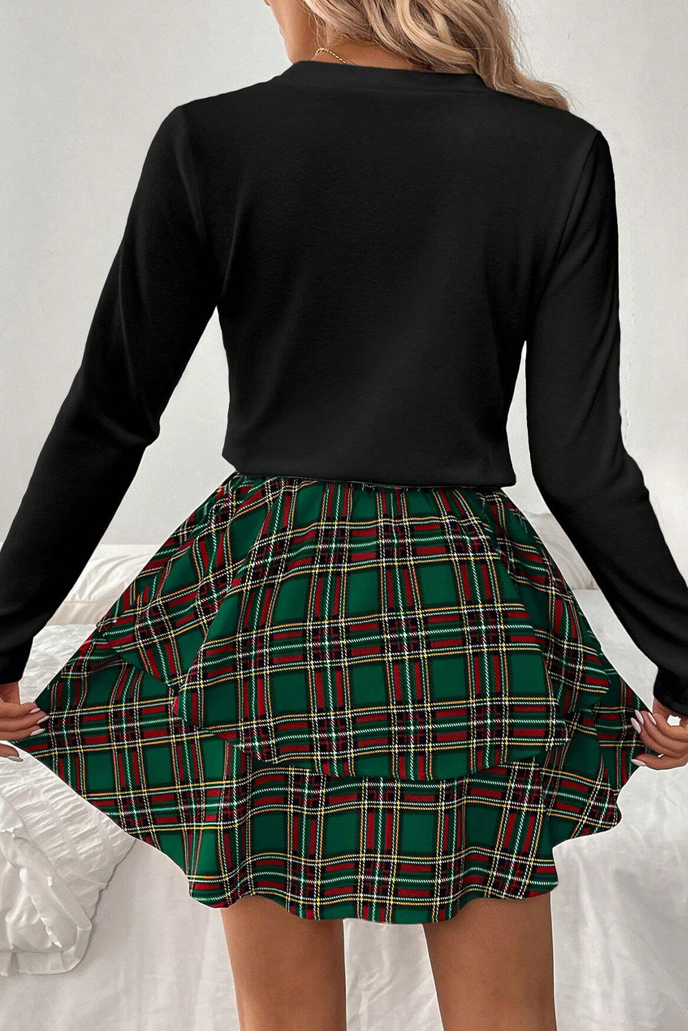 Green Long Sleeve Tee Plaid Bow Decor Ruffle Mini Skirt 2pcs Set