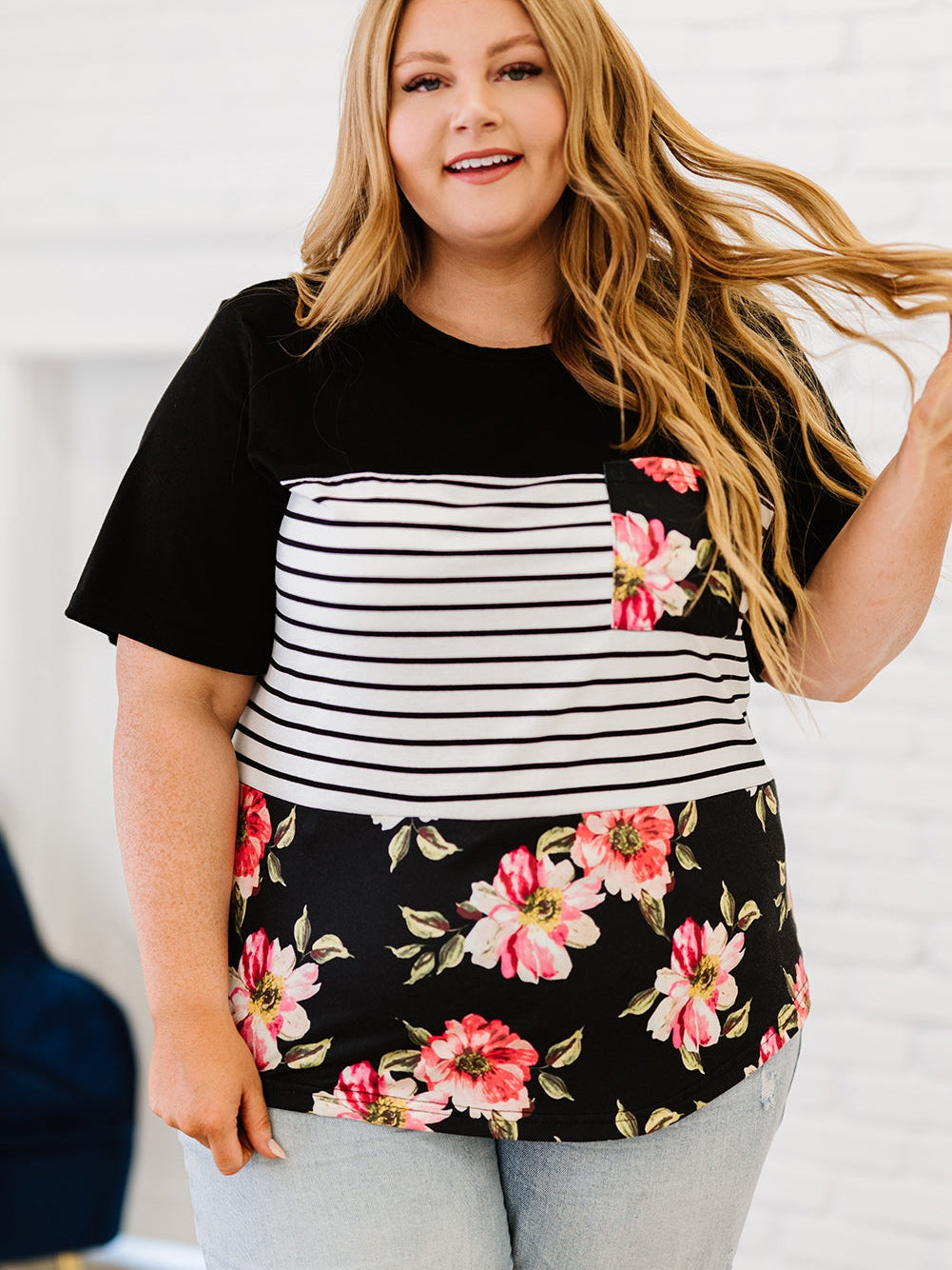Chic Black Floral Striped Plus Size Short Sleeve Top