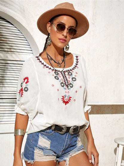 T-Shirts - Round Neck Heavy Industry Embroidery Loose T-Shirt - MsDressly