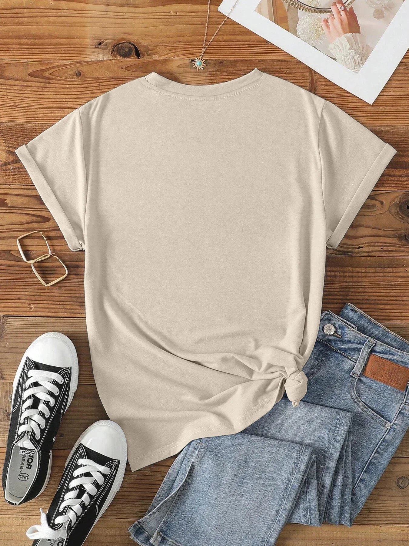 Giraffe Trio Graphic with Sunglasses Detail Print T-shirt Short Sleeve Crew Neck Casual Top For Summer&Spring Women's Clothing