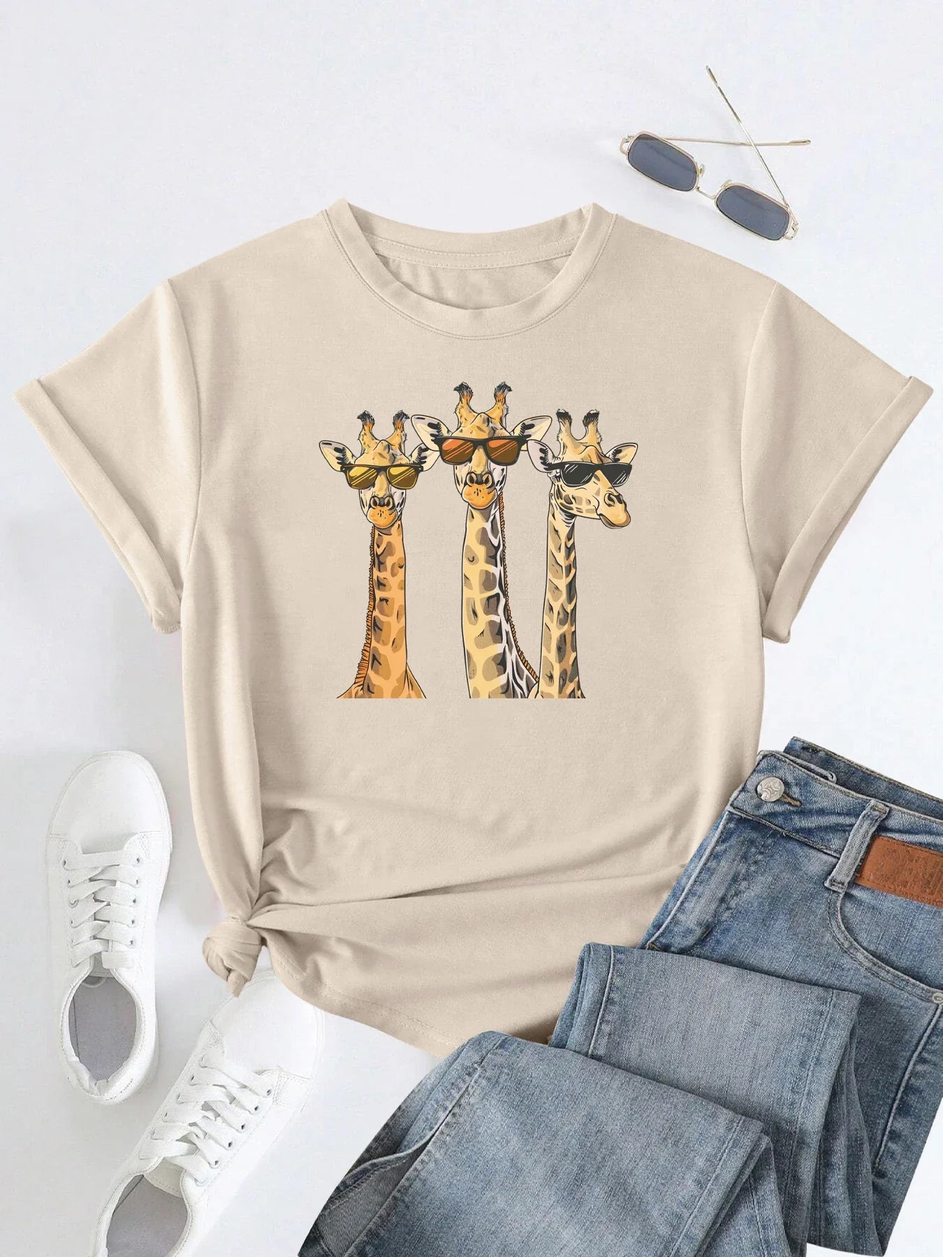 Giraffe Trio Graphic with Sunglasses Detail Print T-shirt Short Sleeve Crew Neck Casual Top For Summer&Spring Women's Clothing