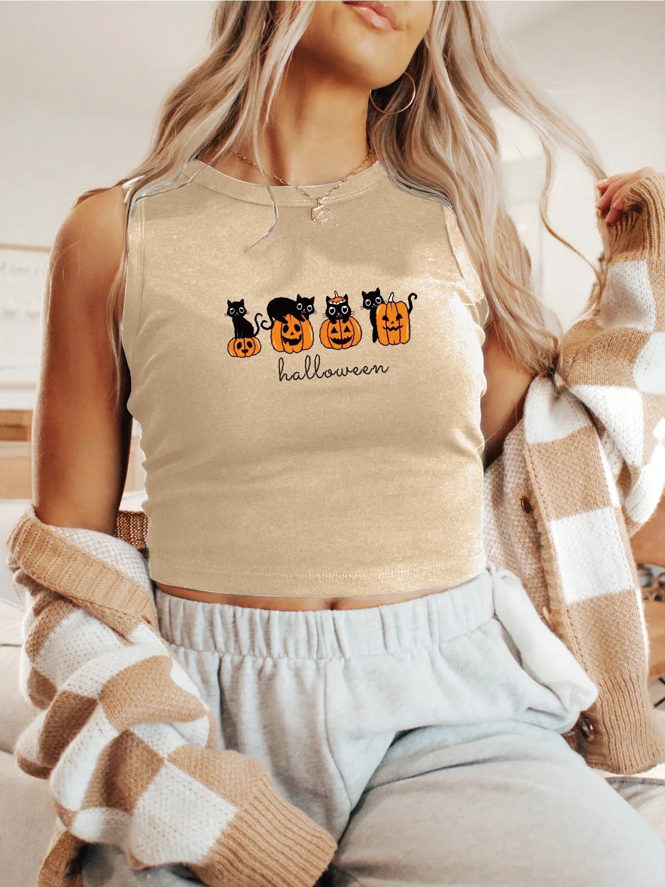 Halloween With Black Cats And Pumpkins Print Crop Tank Top, Sleeveless Casual Top For Summer & Spring, Women's Clothing