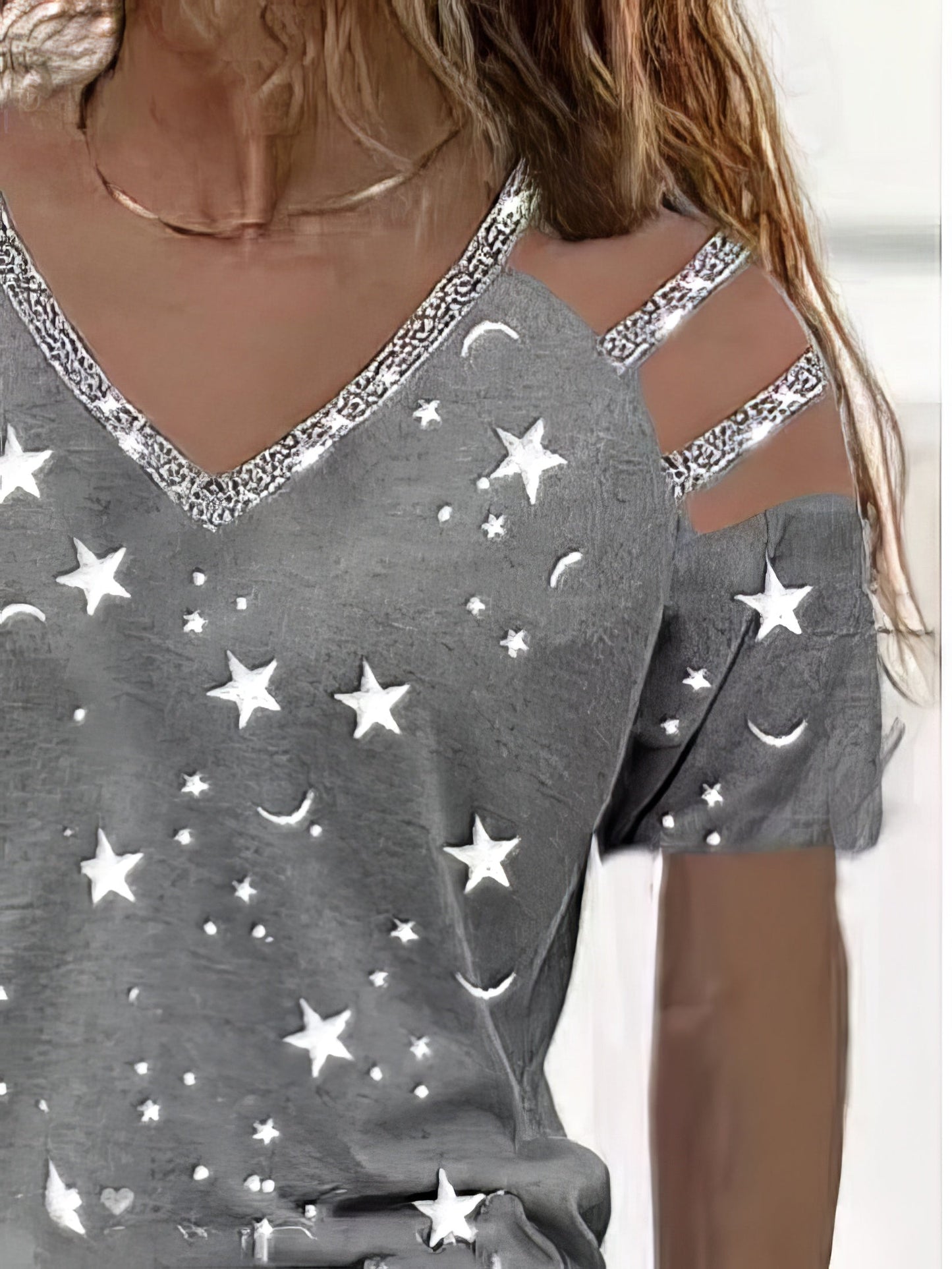 T-shirts - Summer Star Print V-neck Off-shoulder T-shirt - MsDressly