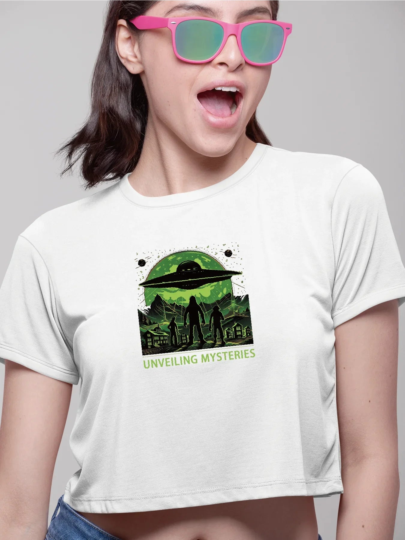 Intriguing Ufo And Mysterious Figures Print Crew Neck Crop T-Shirts Casual Short Sleeve Top For Spring & Summer Women's Clothing