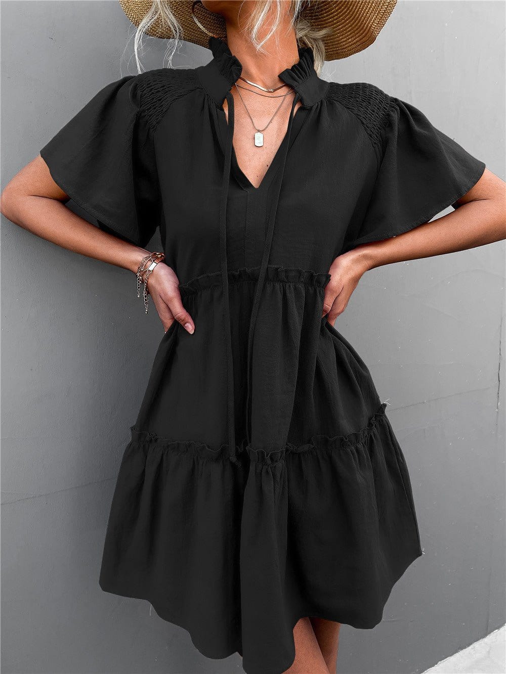 Stylish Pleated V-Neck Dress with Belt and Short Sleeves