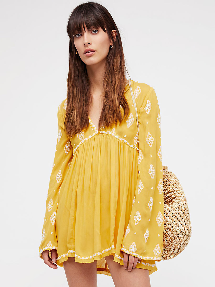 T-Shirts - Embroidery Flower V Neck T-Shirt - MsDressly