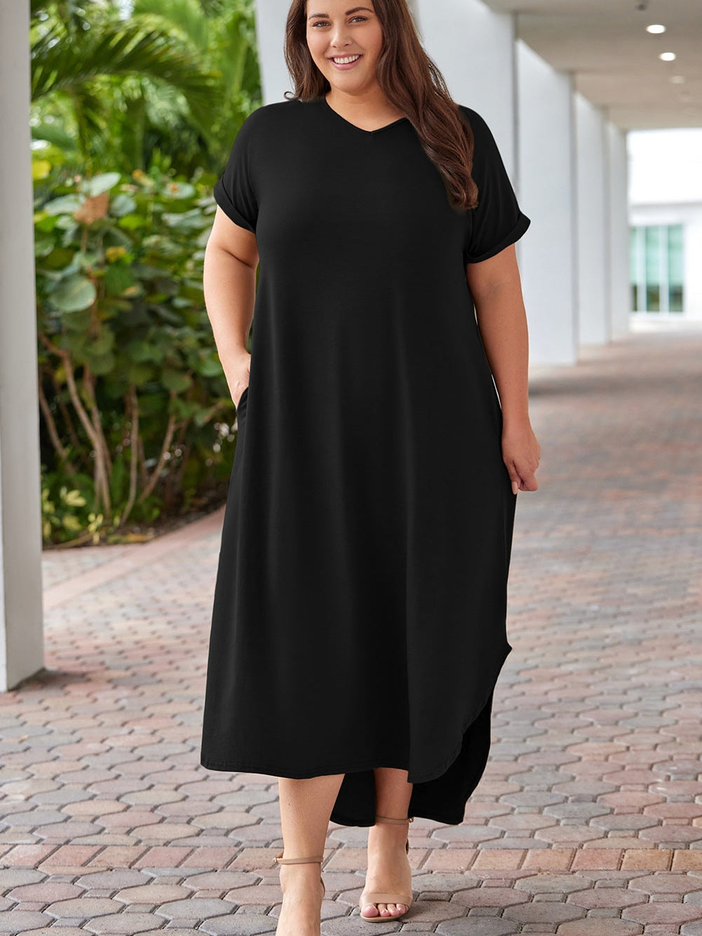 Elegant Black V Neck Maxi Dress for Curvy Women