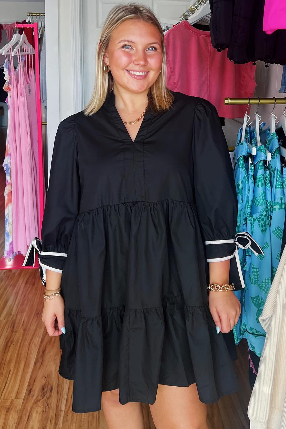 Black Contrast Trim Knot Cuffs Plus Size V Neck Mini Dress